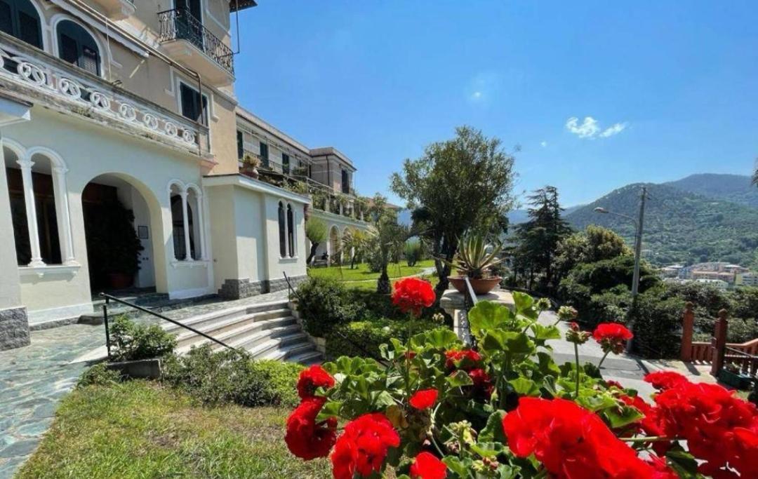 Elegant And Sea View Excelsior Apartment Levanto Eksteriør bilde